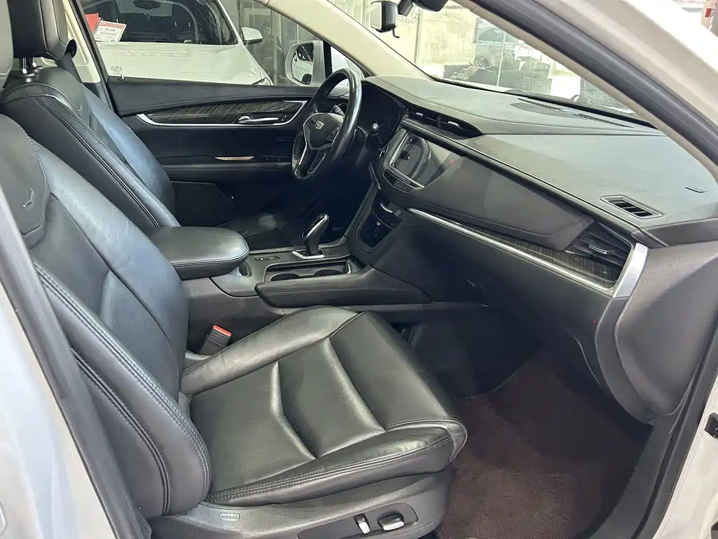 Cadillac XT5 — фото 9