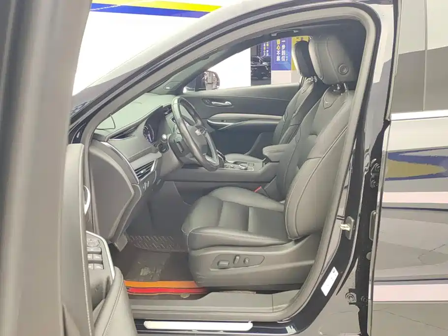 Cadillac XT4 — фото 9