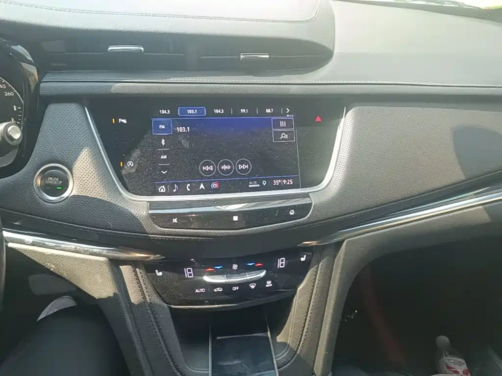 Cadillac XT5 — фото 13