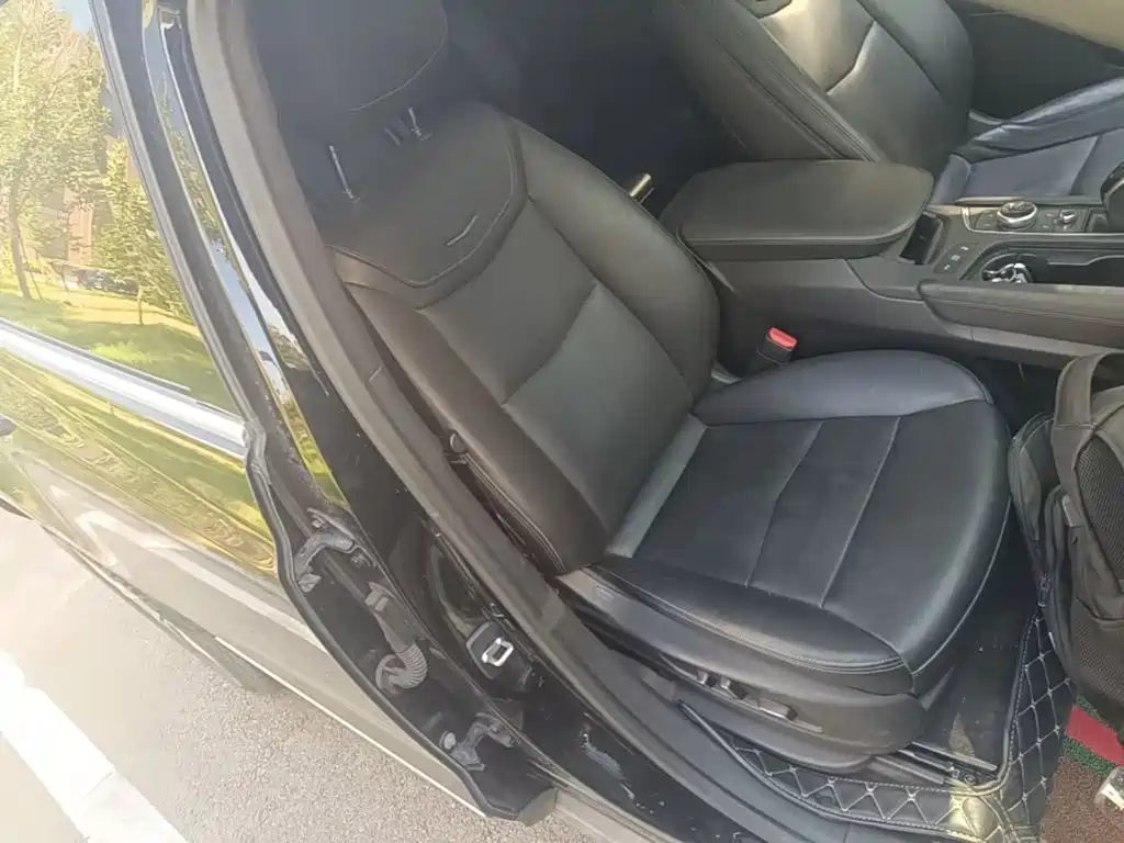 Cadillac XT5 — фото 25