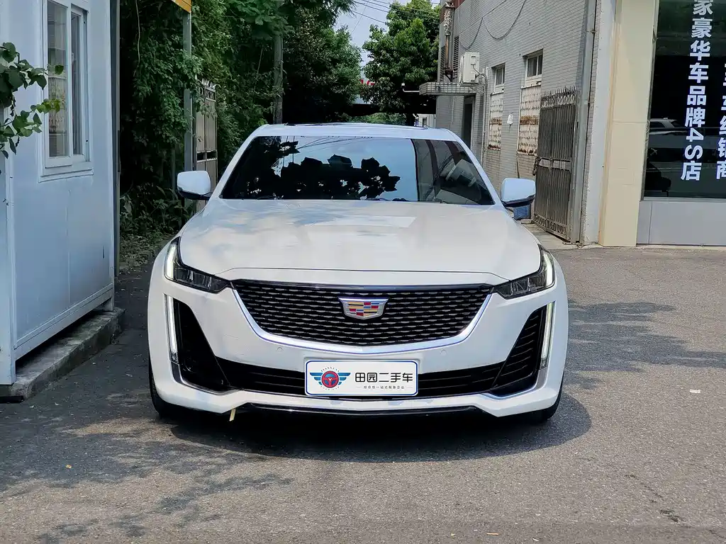 Cadillac CT5 — фото 2