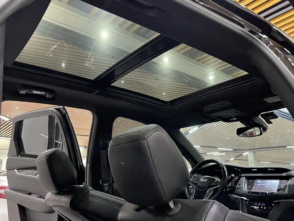 Cadillac XT5 — фото 11