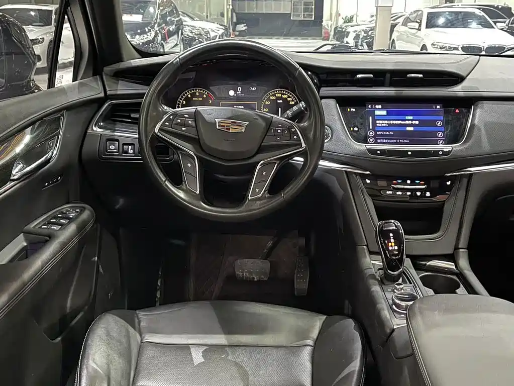 Cadillac XT5 — фото 13