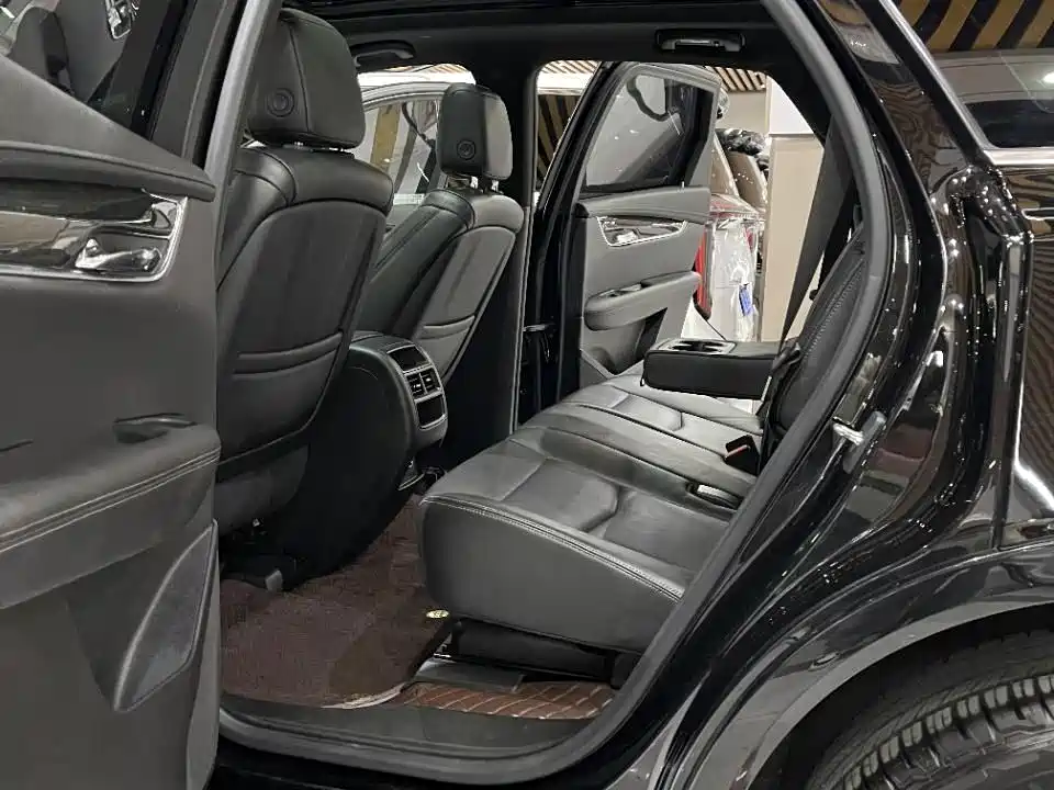 Cadillac XT5 — фото 6