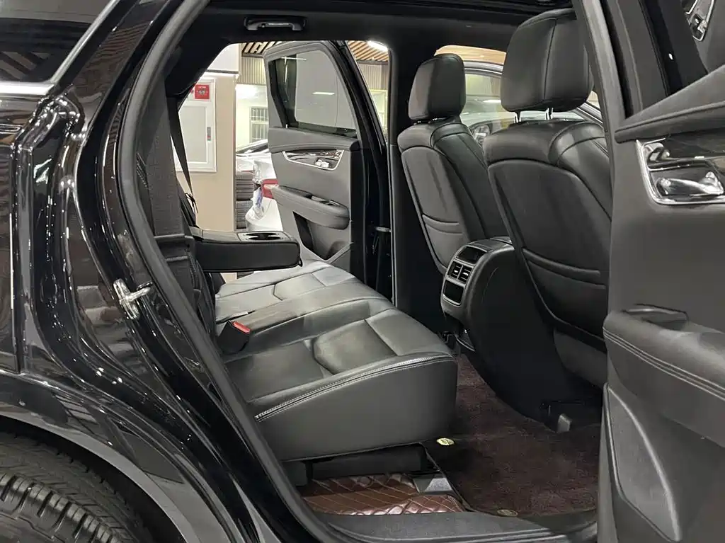 Cadillac XT5 — фото 7