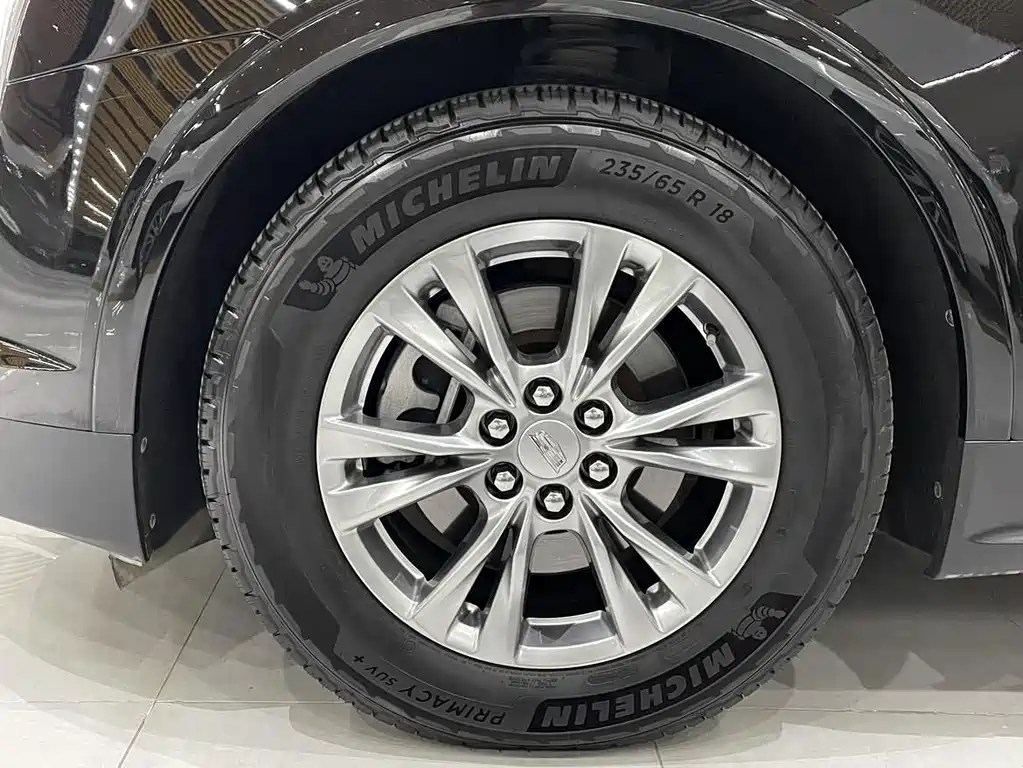 Cadillac XT5 — фото 9