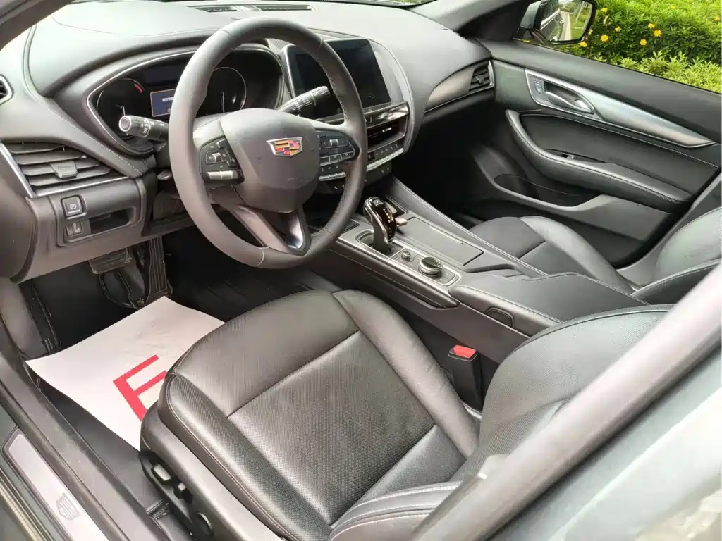 Cadillac CT5 — фото 7