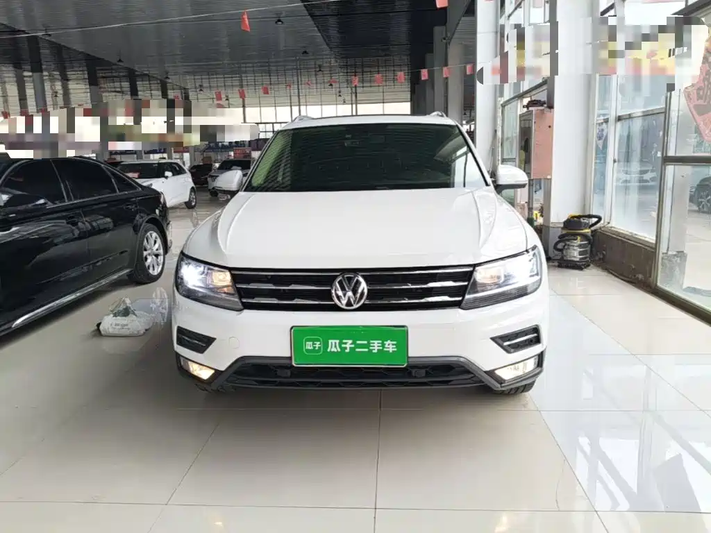 Volkswagen Tiguan L — фото 2