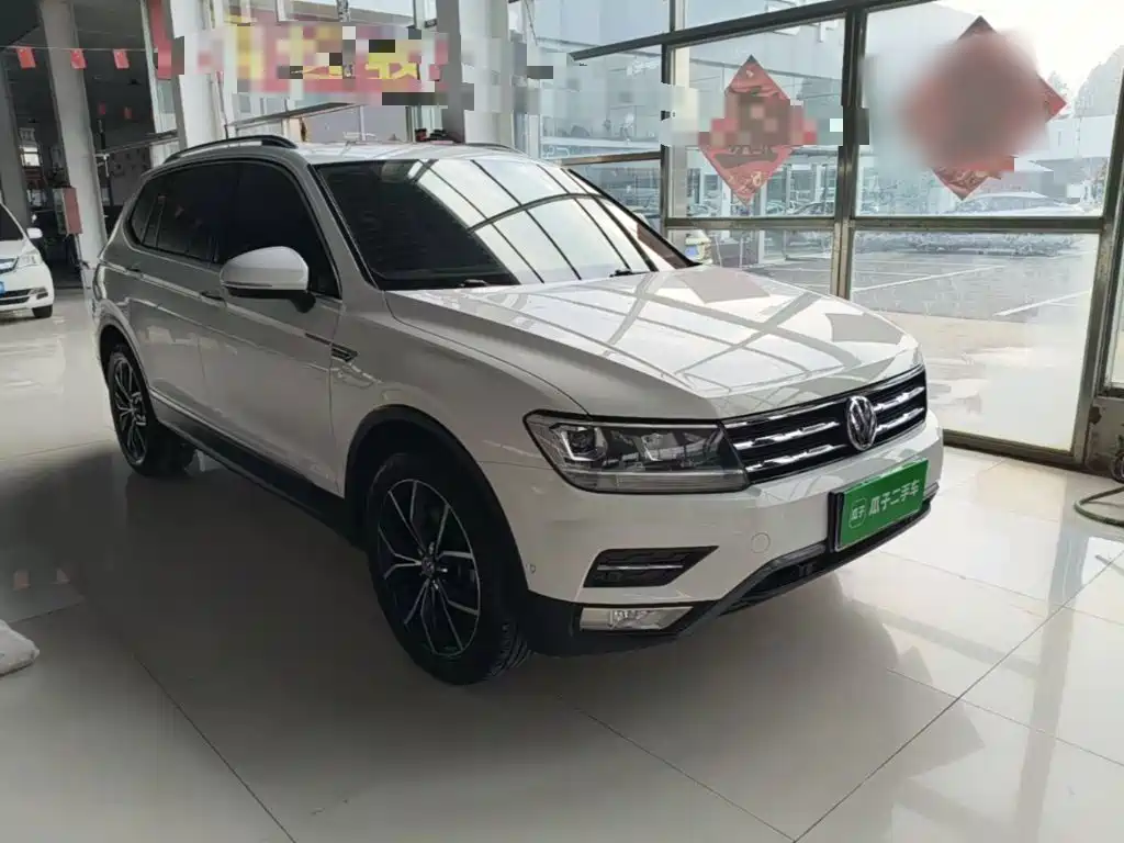 Volkswagen Tiguan L — фото 3