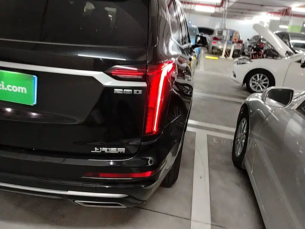 Cadillac XT6 — фото 8