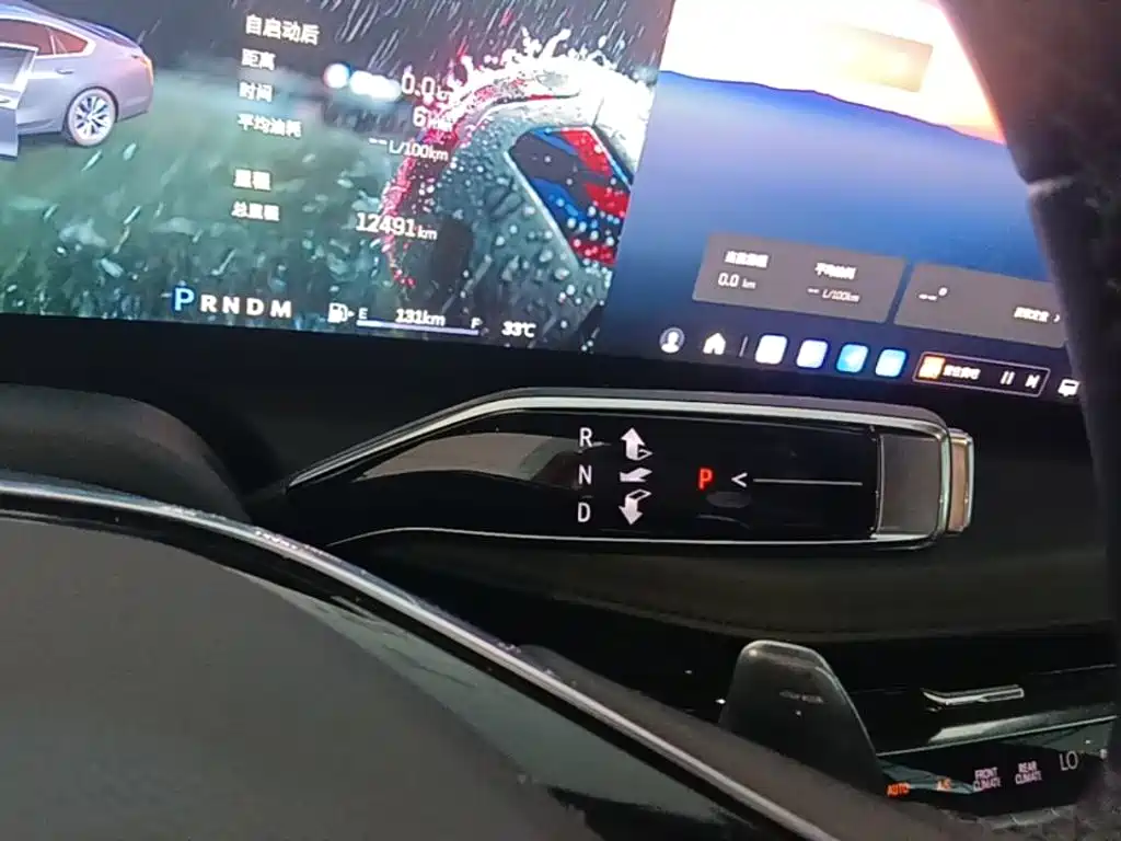 Cadillac CT6 — фото 14