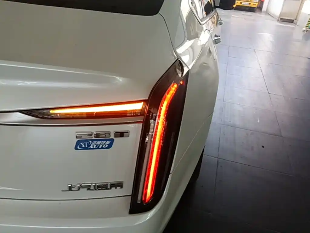 Cadillac CT6 — фото 8