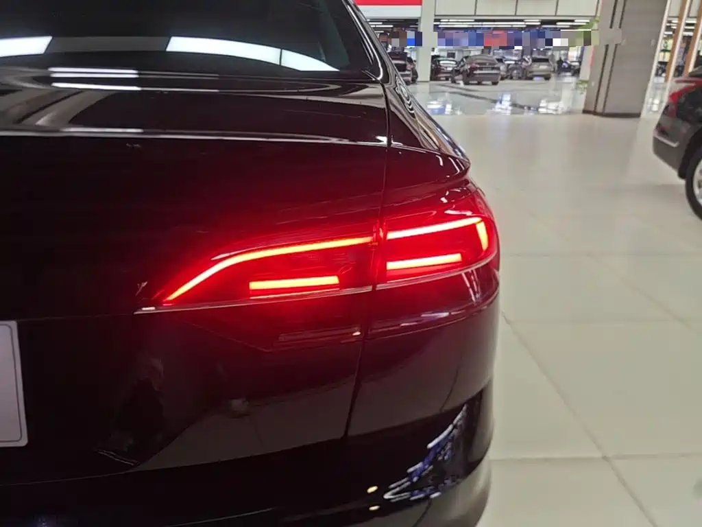 Volkswagen Phideon — фото 7