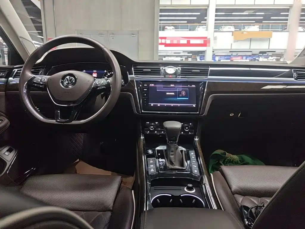 Volkswagen Phideon — фото 9