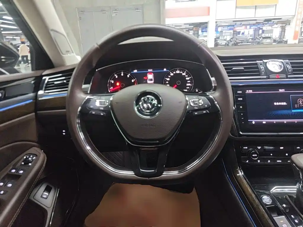 Volkswagen Phideon — фото 10