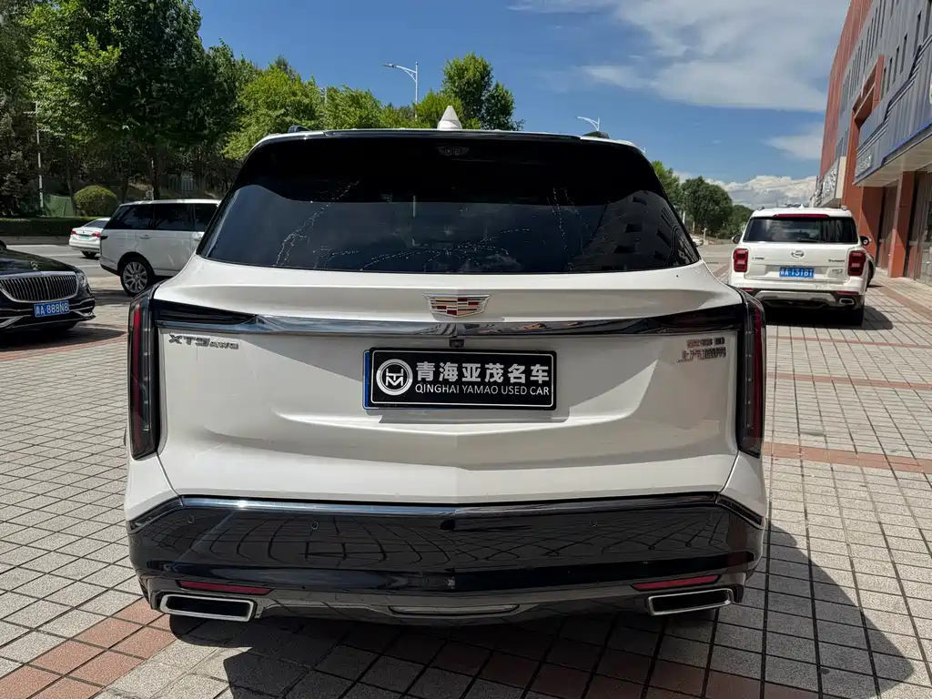 Cadillac XT5 — фото 15