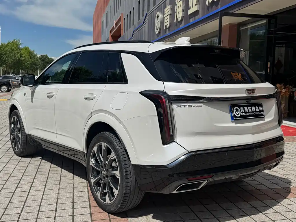 Cadillac XT5 — фото 17