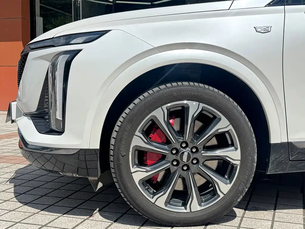 Cadillac XT5 — фото 5