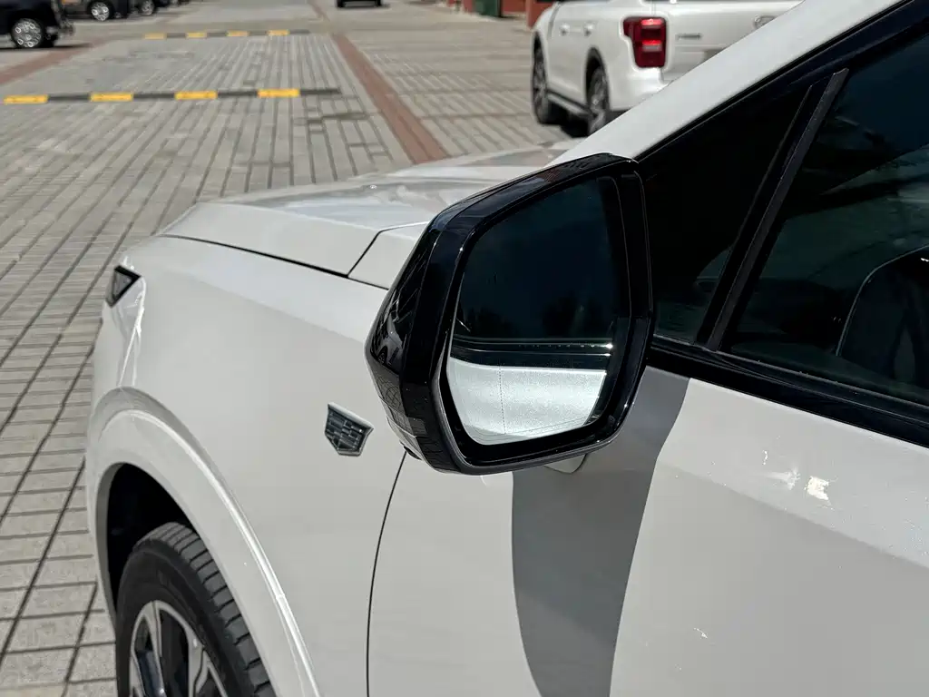 Cadillac XT5 — фото 6