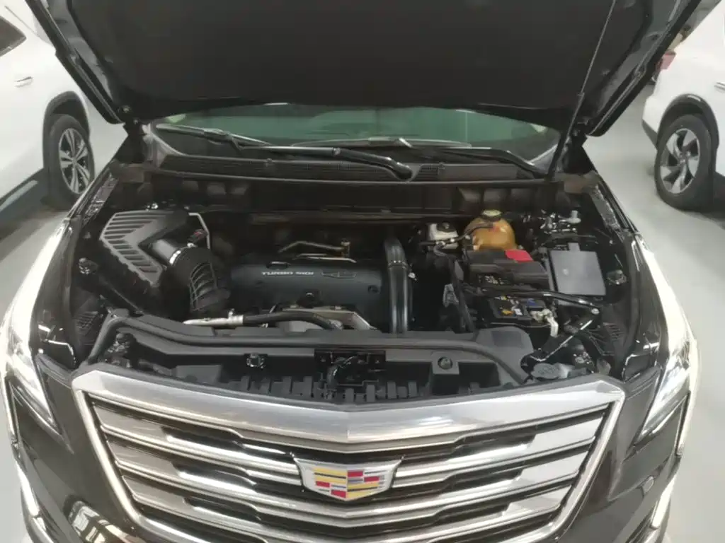 Cadillac XT5 — фото 20