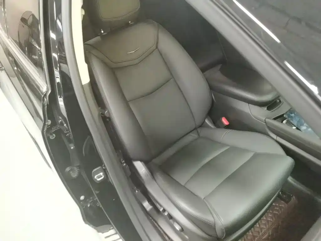 Cadillac XT5 — фото 25