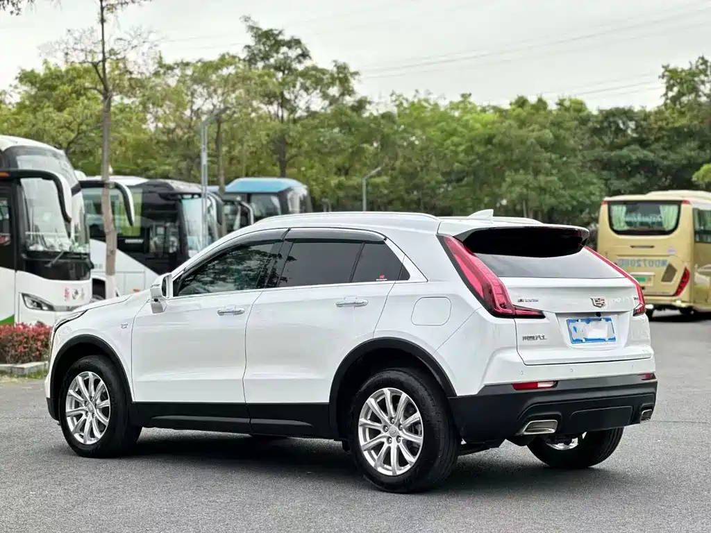 Cadillac XT4 — фото 7