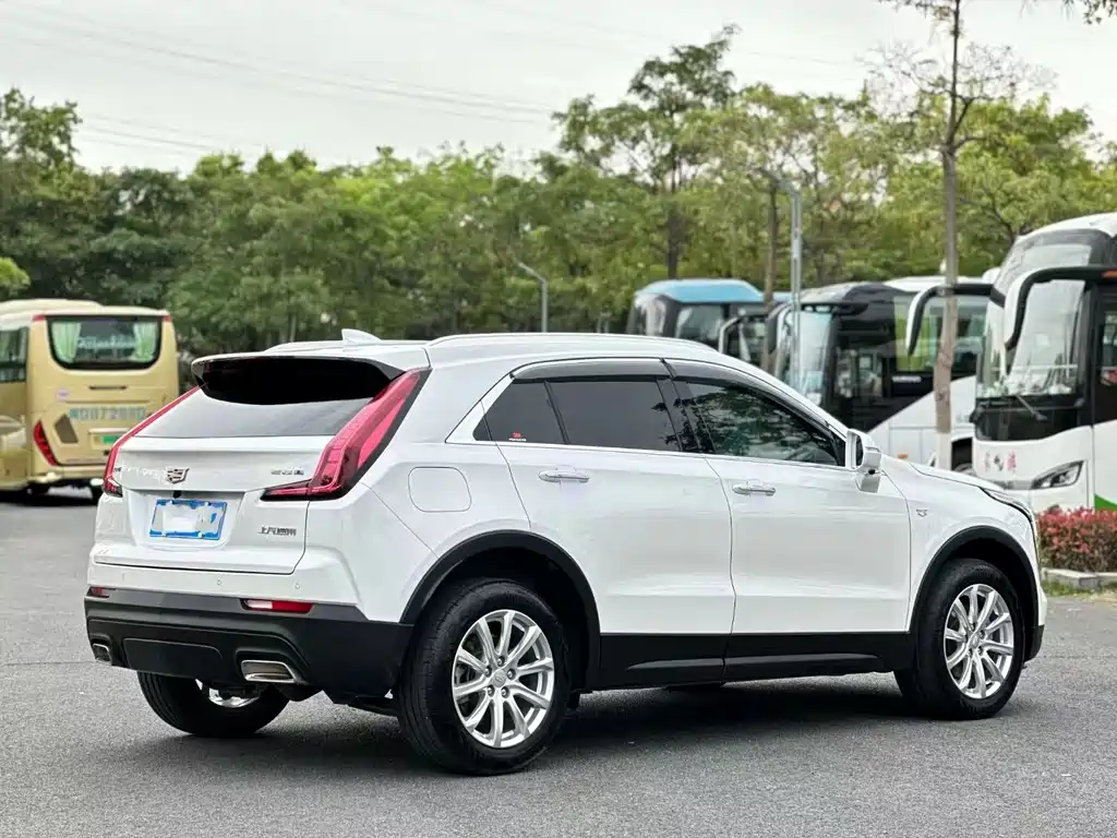 Cadillac XT4 — фото 9