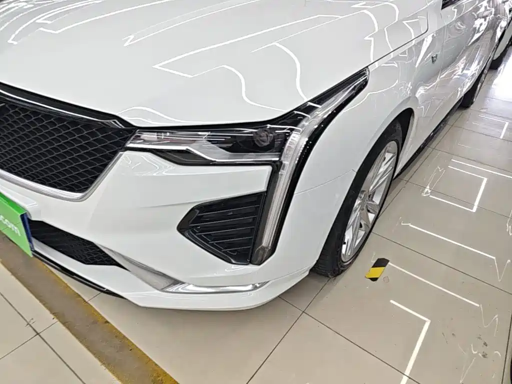 Cadillac CT4 — фото 24