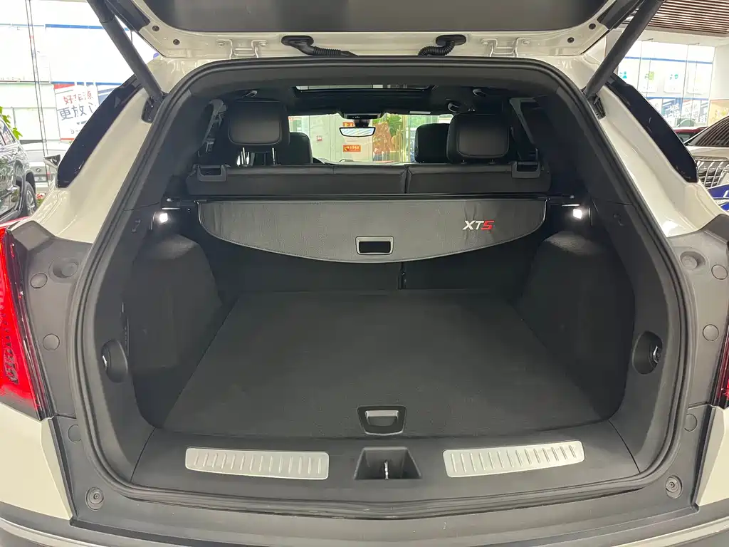 Cadillac XT5 — фото 14