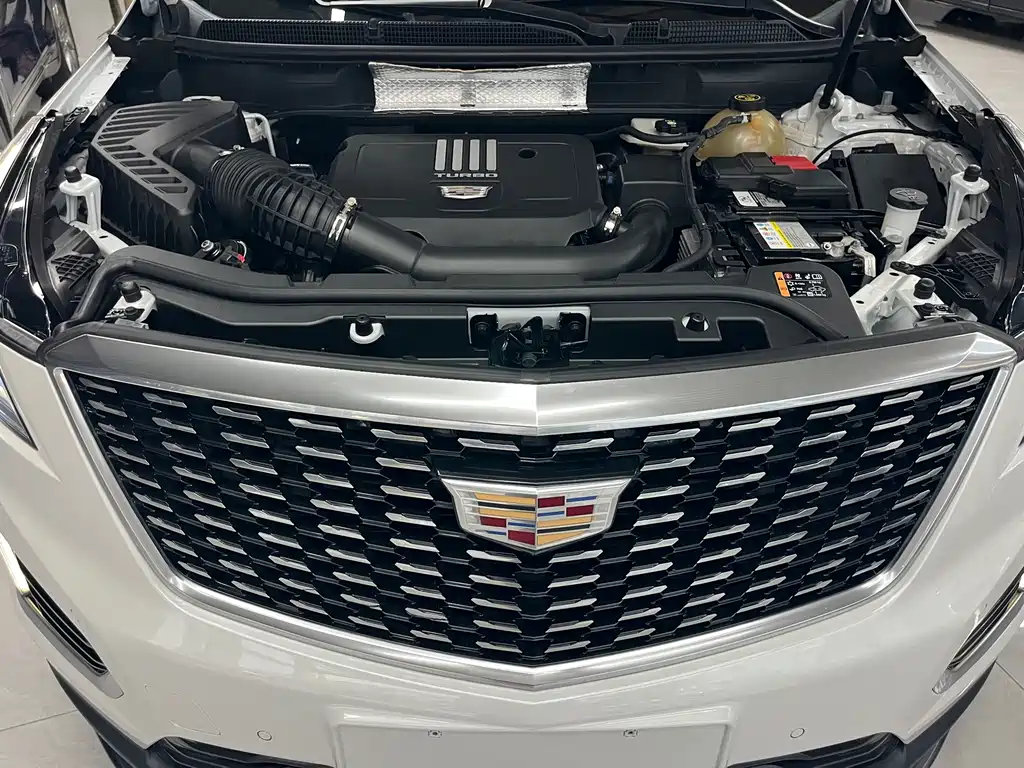 Cadillac XT5 — фото 15