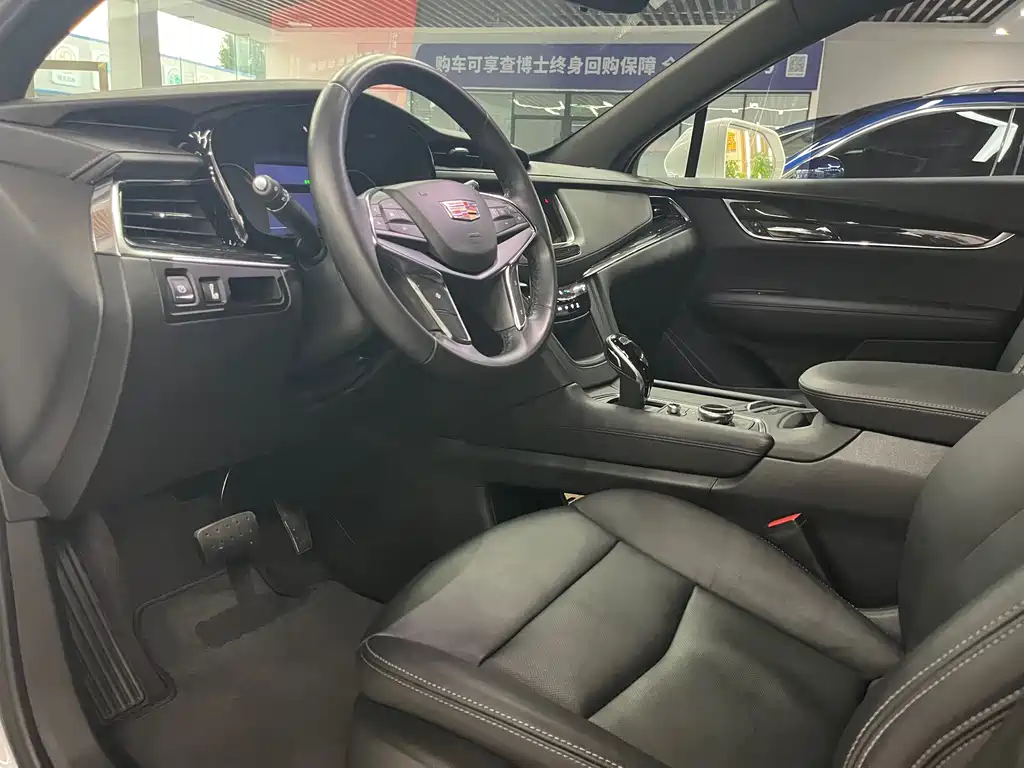 Cadillac XT5 — фото 6