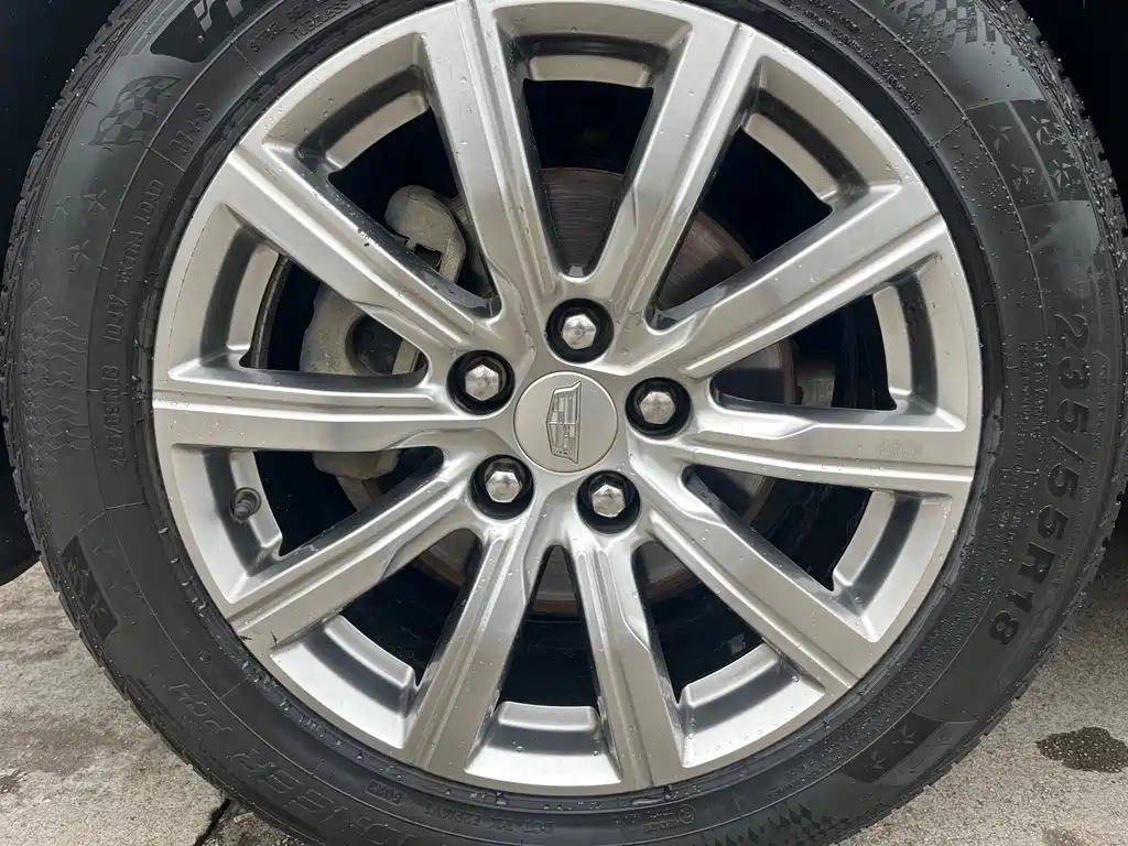 Cadillac XT4 — фото 8