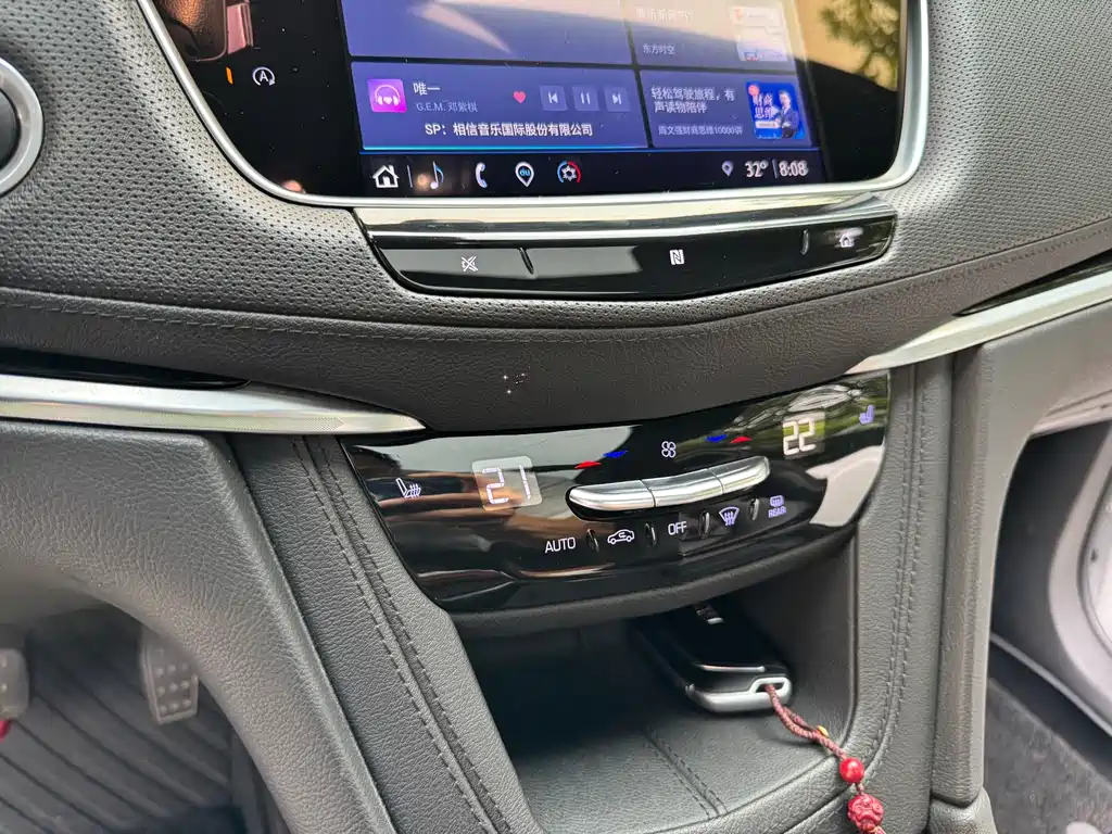 Cadillac XT5 — фото 17