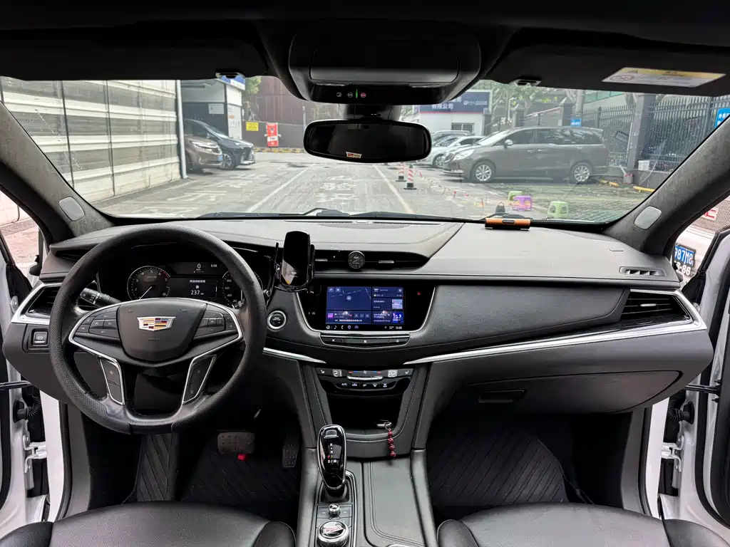 Cadillac XT5 — фото 5