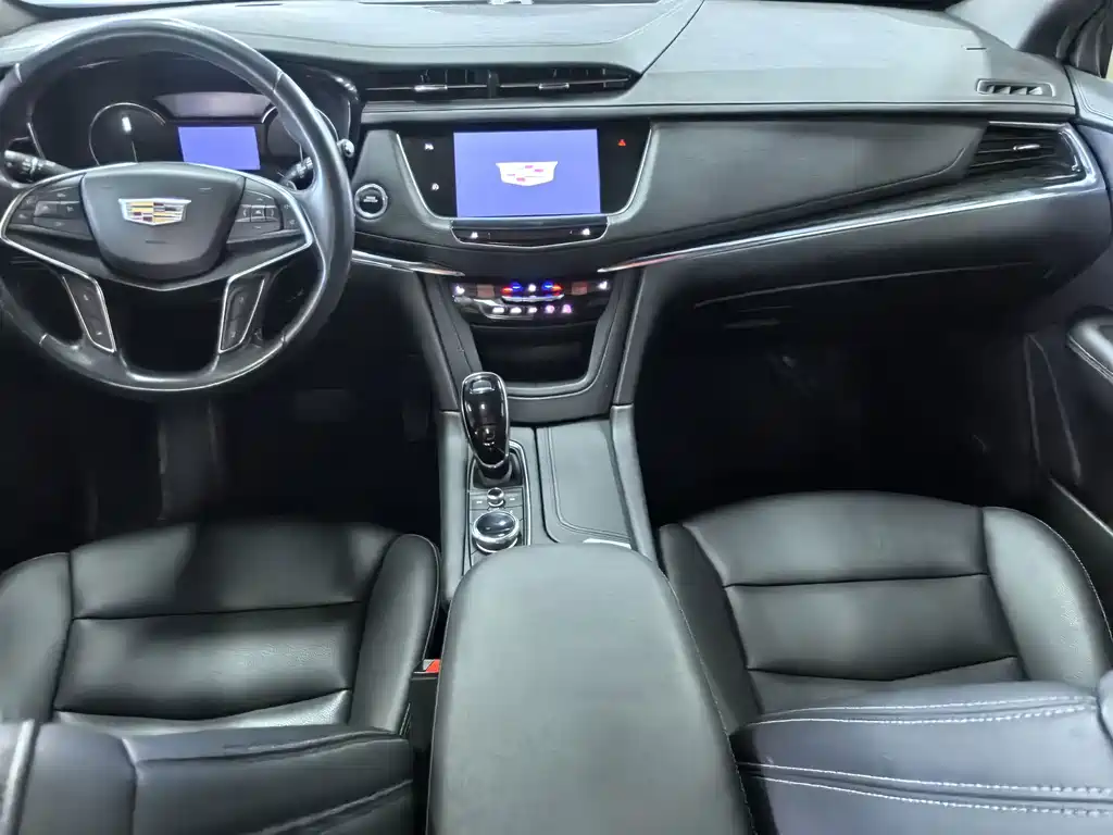 Cadillac XT5 — фото 7