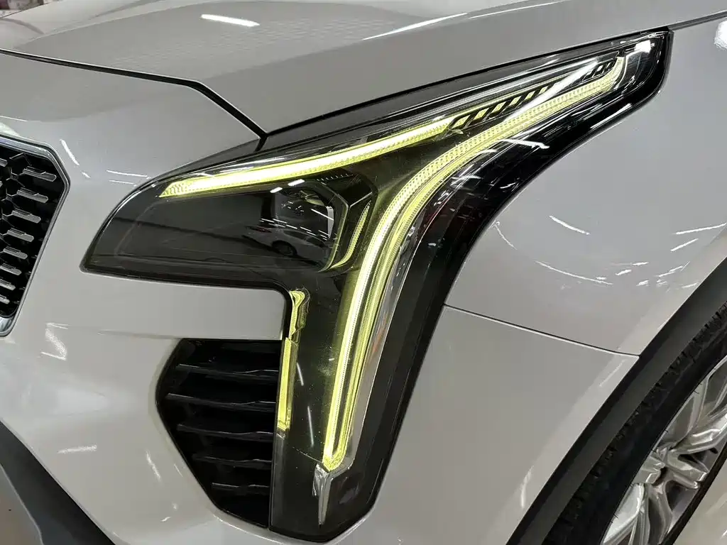 Cadillac XT4 — фото 15