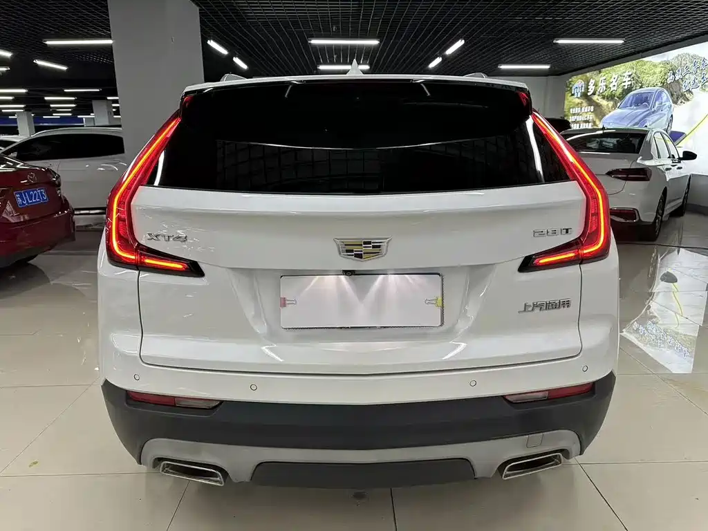 Cadillac XT4 — фото 7