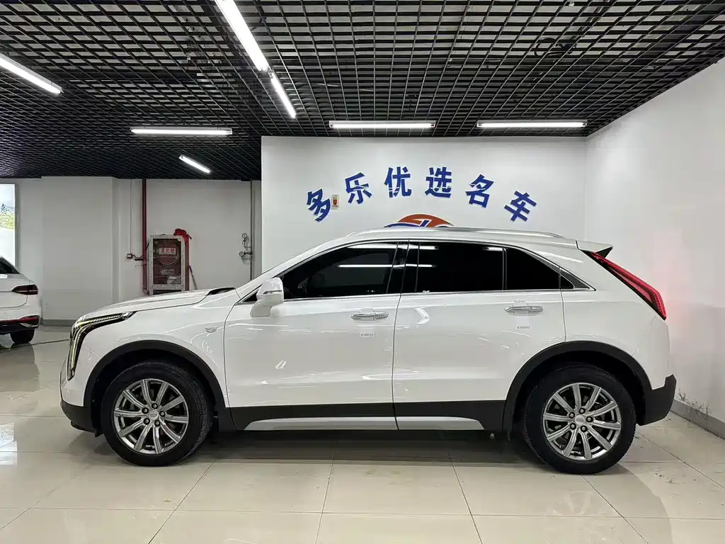 Cadillac XT4 — фото 9