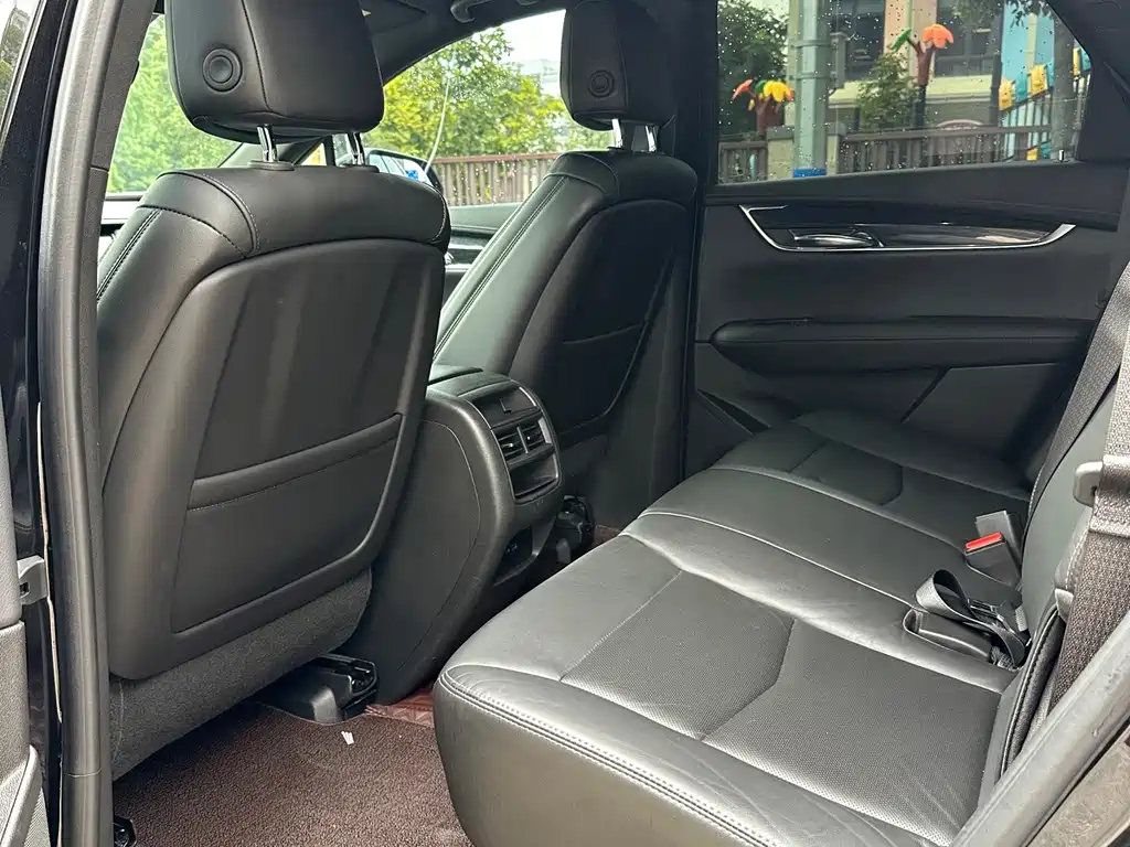 Cadillac XT5 — фото 6