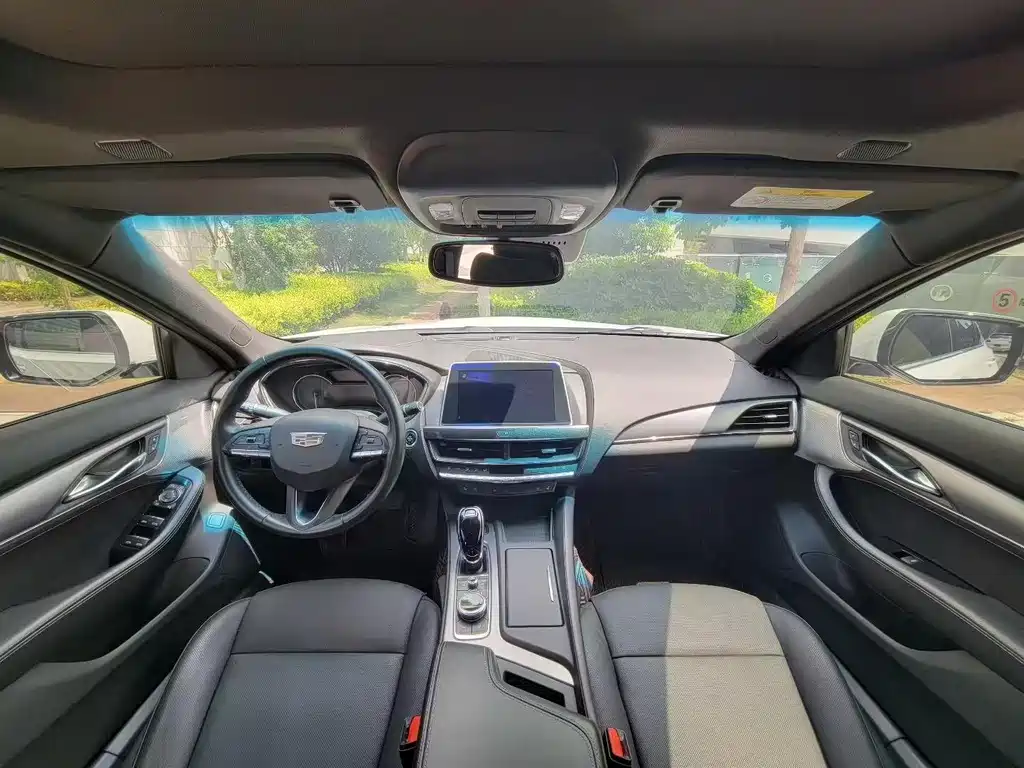 Cadillac CT5 — фото 4