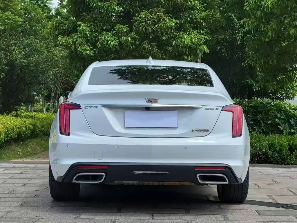 Cadillac CT5 — фото 8