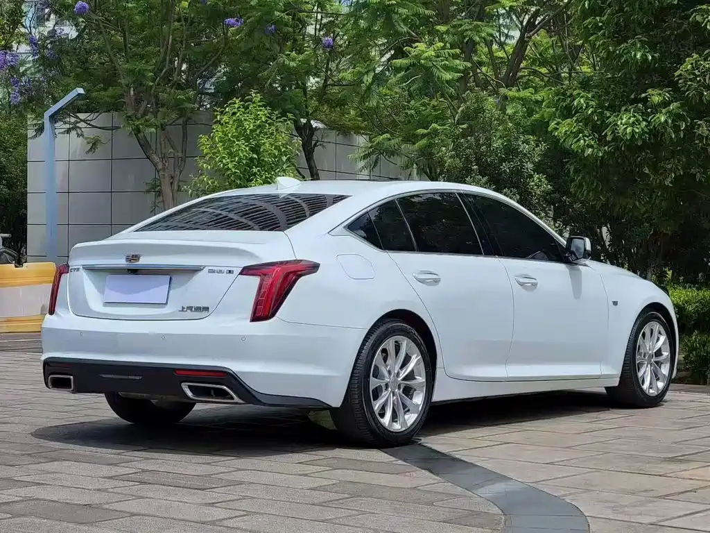 Cadillac CT5 — фото 9