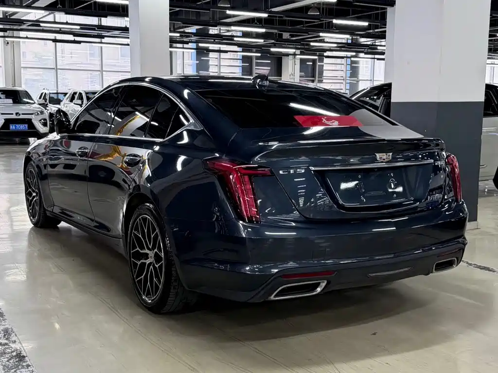 Cadillac CT5 — фото 7