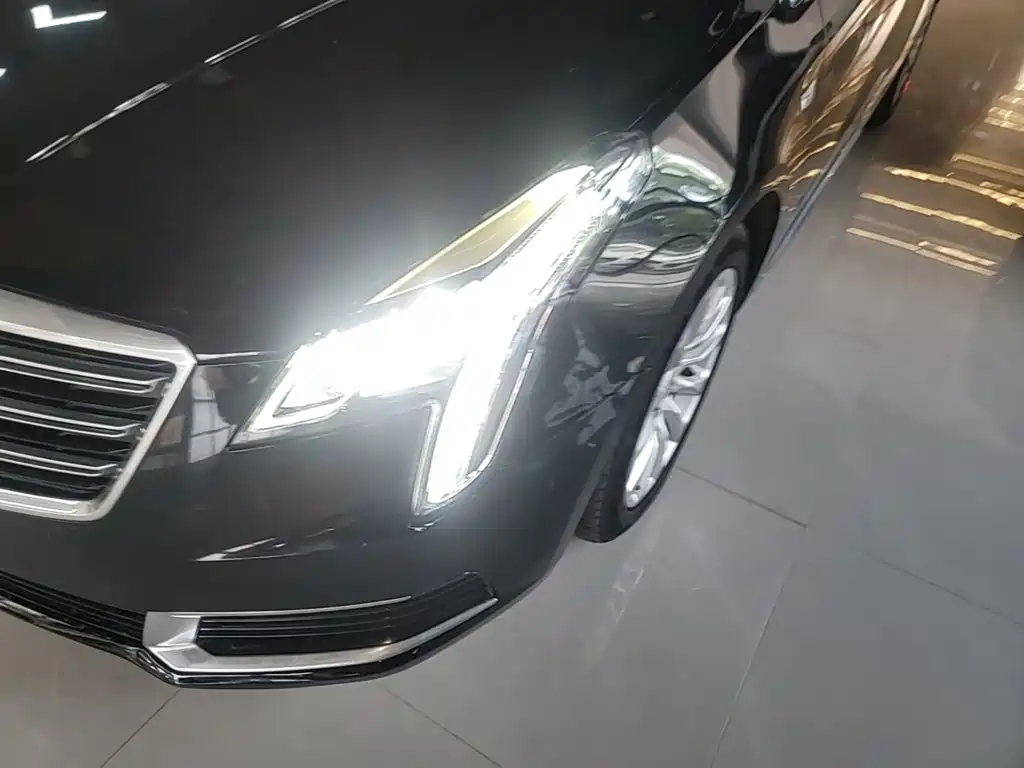 Cadillac XTS — фото 24