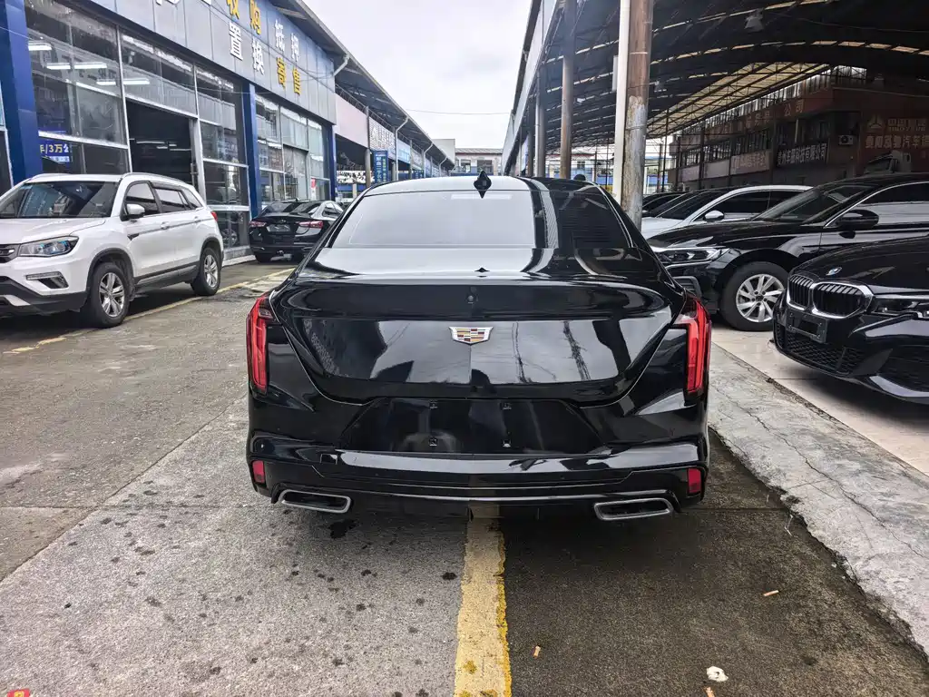 Cadillac CT4 — фото 6