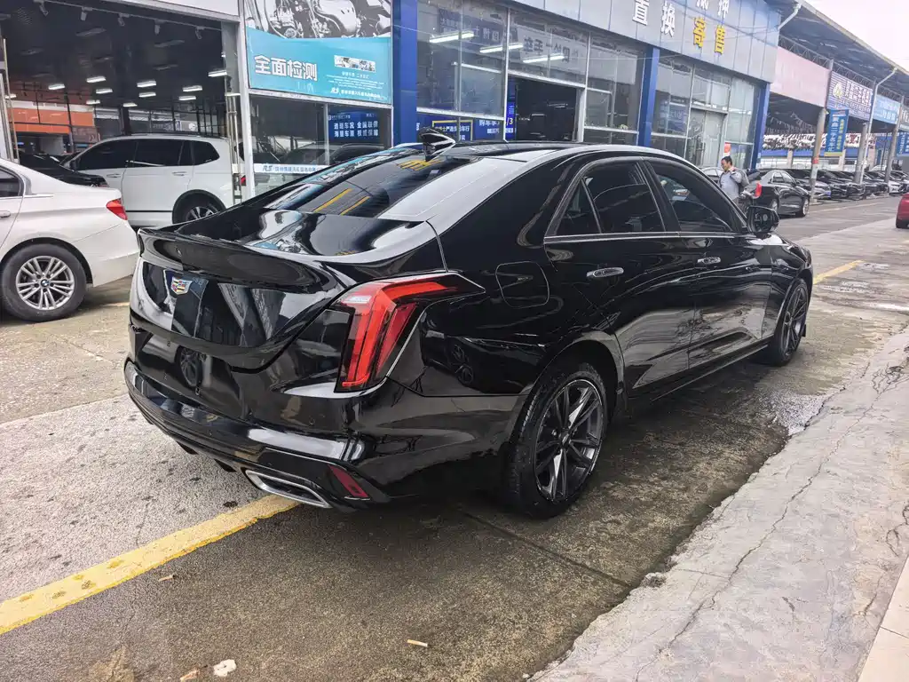 Cadillac CT4 — фото 7