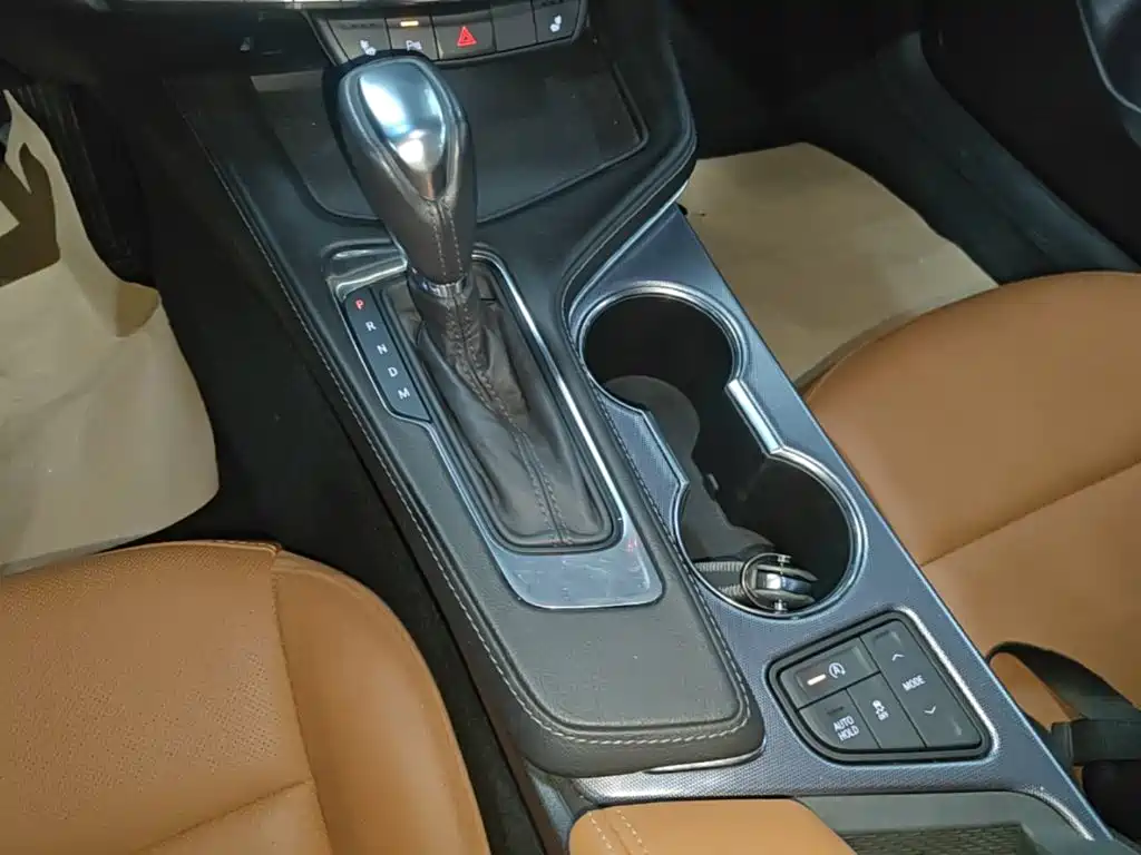 Cadillac CT4 — фото 14