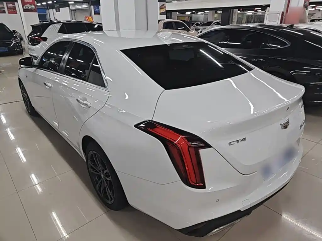 Cadillac CT4 — фото 5