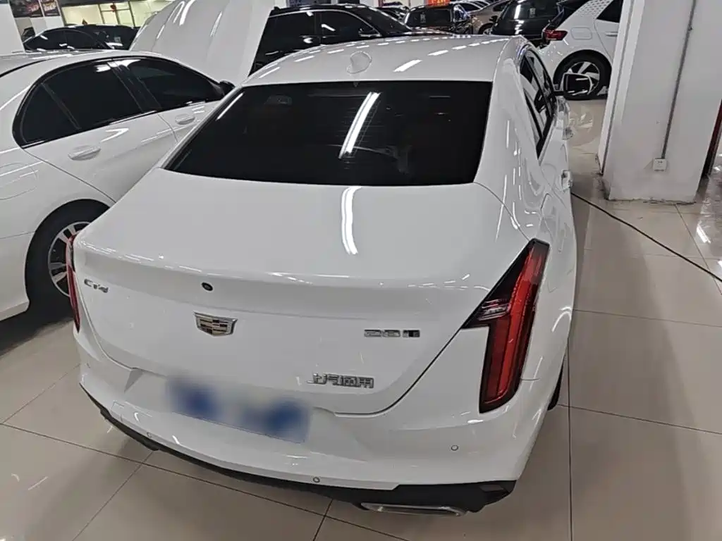 Cadillac CT4 — фото 6