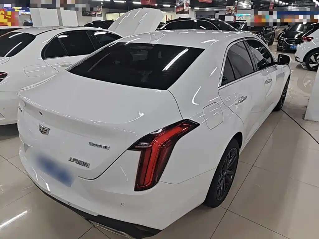 Cadillac CT4 — фото 7
